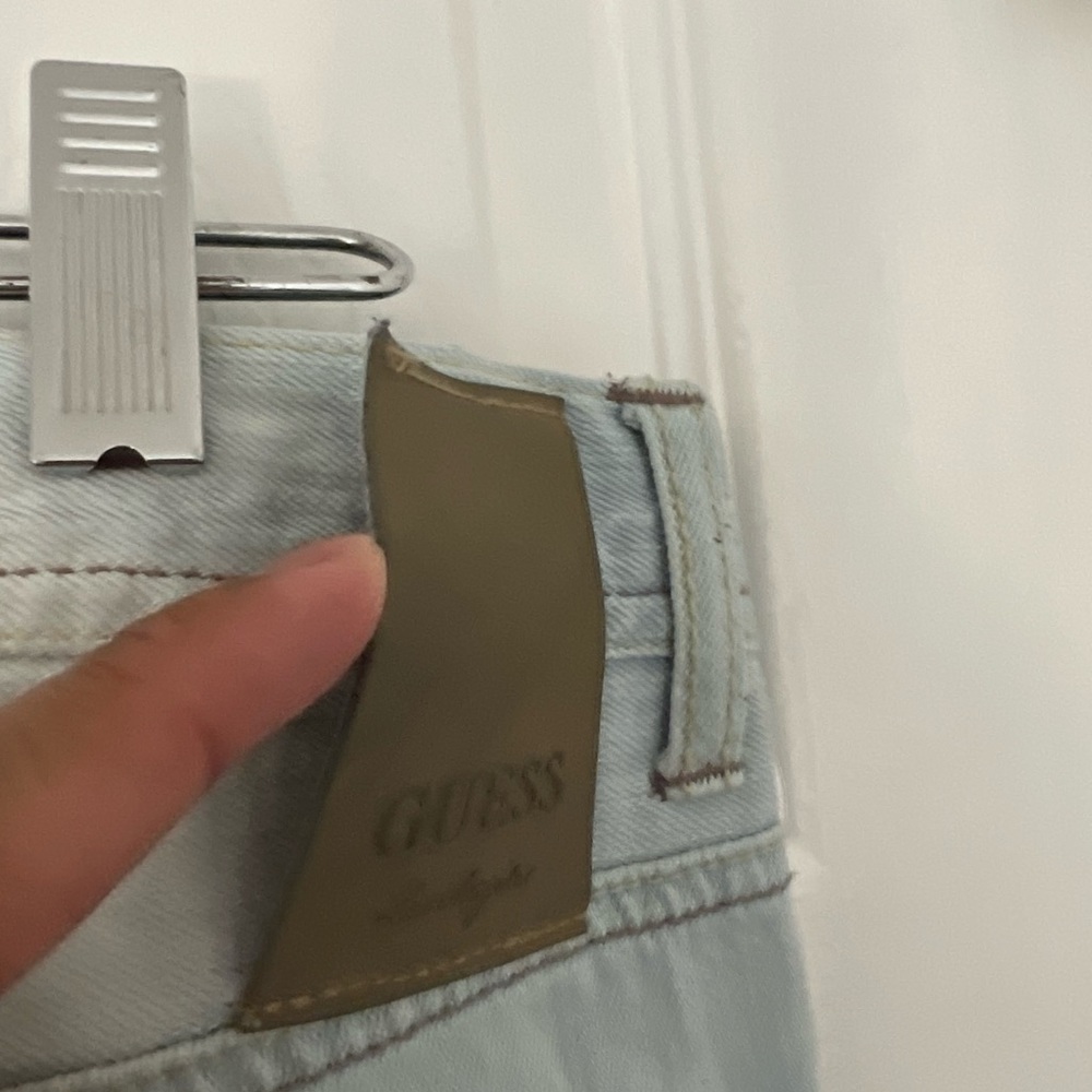 GUESS Jeans - Picture 2 of 3